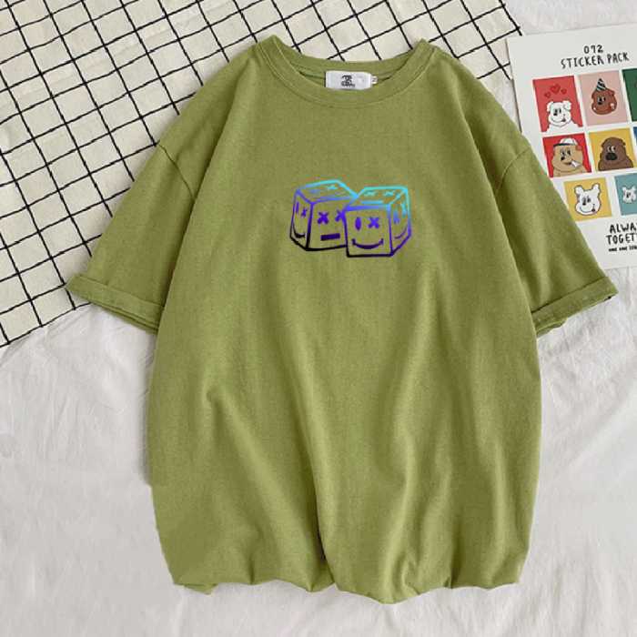 Áo thun oversize hình xúc xắc thiết kế tinh tế, màu sắc ấn tượng - Ảnh 2